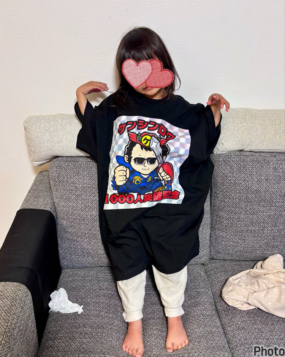 jgaapj's tweet photo. 激レアとの噂のケンシンロウTシャツが変なサインと共に届きました😎
とりあえずうちのリンに着せてみましたが、このTシャツを着て外に出る勇気をください・・・

#ドラクエタクト https://t.co/ciLCN5VCVK