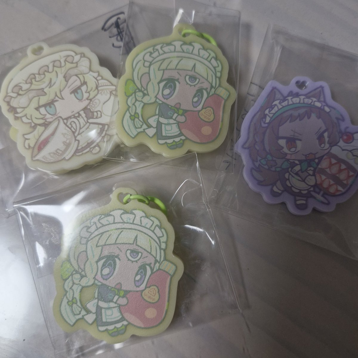 c-04b😼냉동왕 tweet media