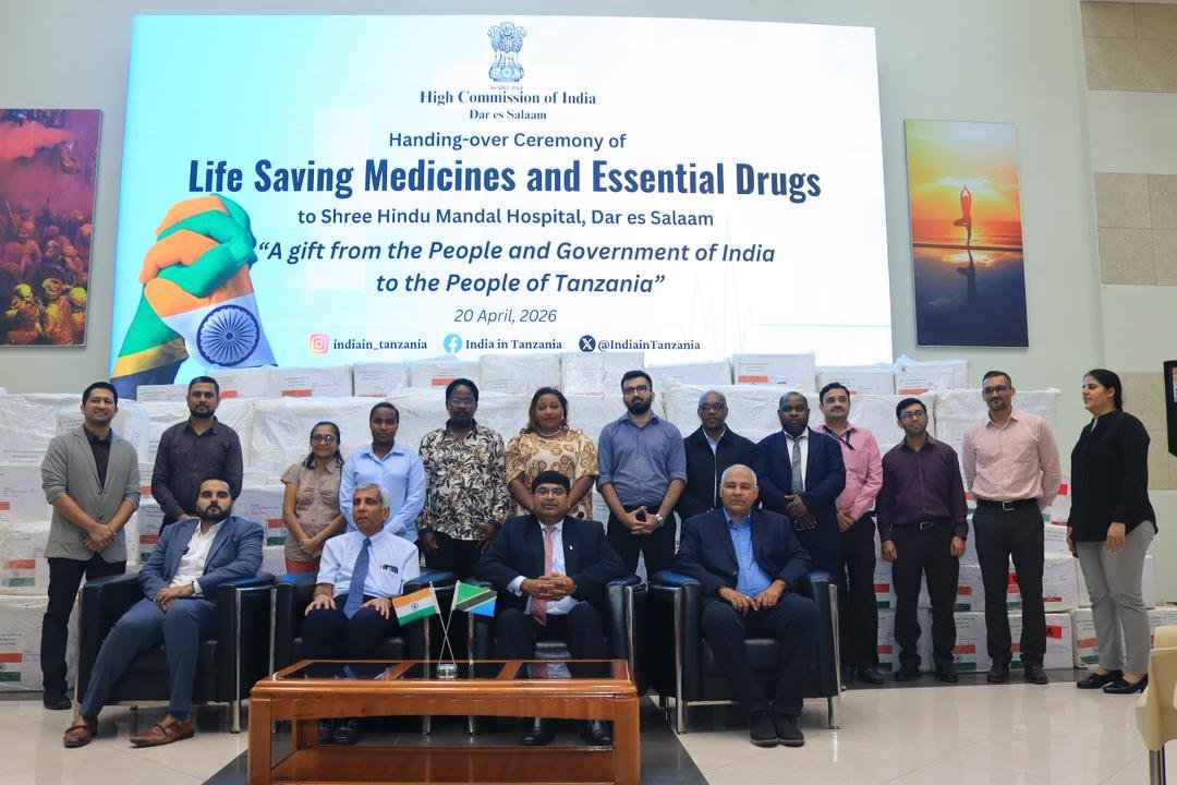 airnewsalerts's tweet image. #India delivered two tonnes of life-saving medical supplies to the Shree Hindu Mandal Hospital at Dar es Salaam in #Tanzania, reinforcing its humanitarian outreach and commitment to strengthening healthcare cooperation with the East African country.

The consignment, handed over