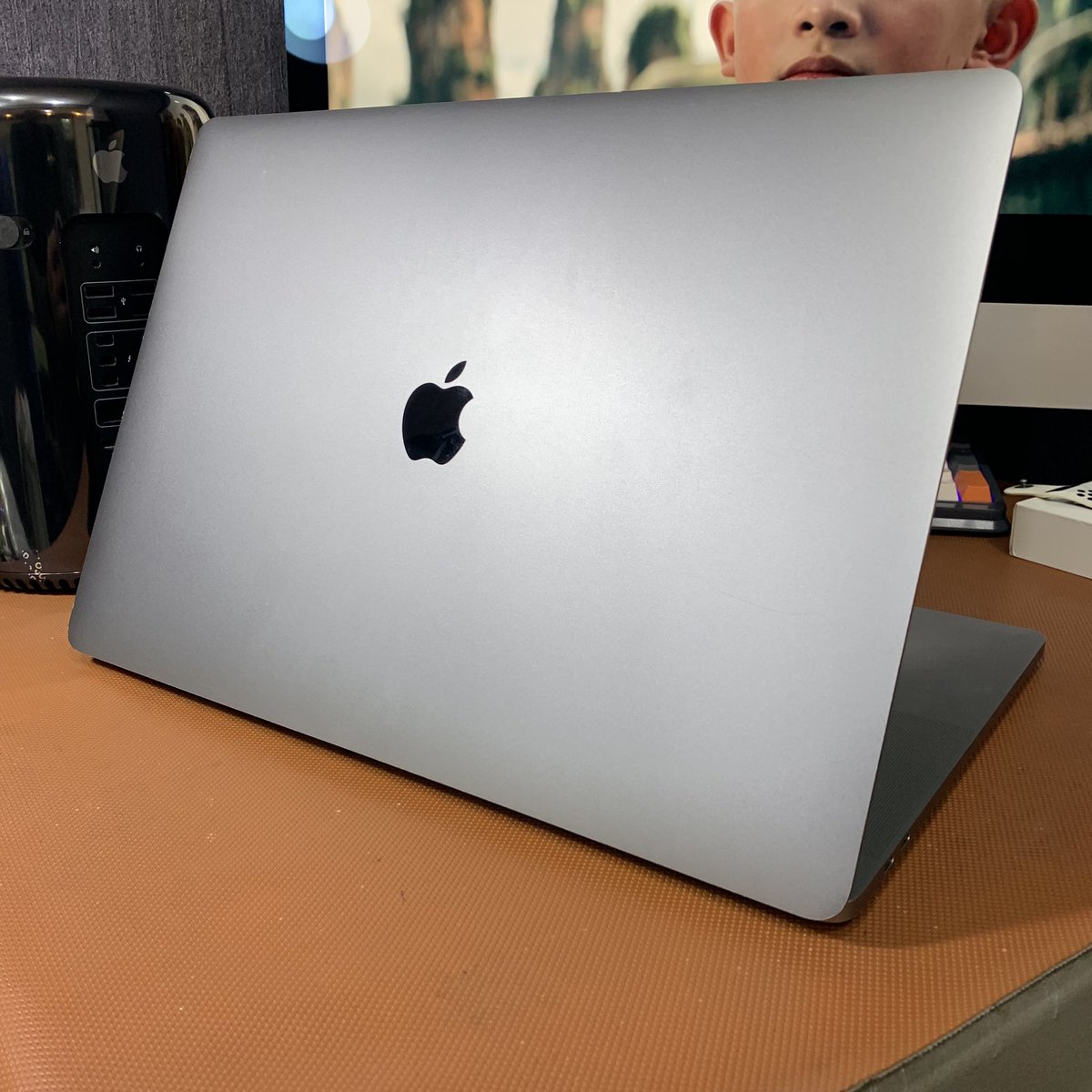 Apes Store ID tweet media