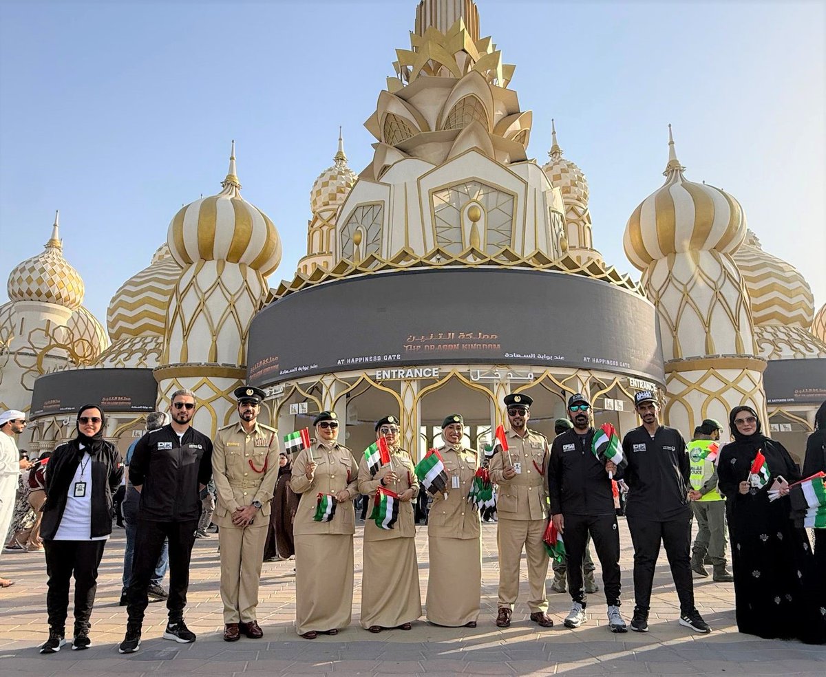 DubaiPoliceHQ's tweet image. #News | Dubai Police bring UAE flag celebrations to Global Village Visitors

Details:
dphq.ae/6018kavo

#ProudOfUAE