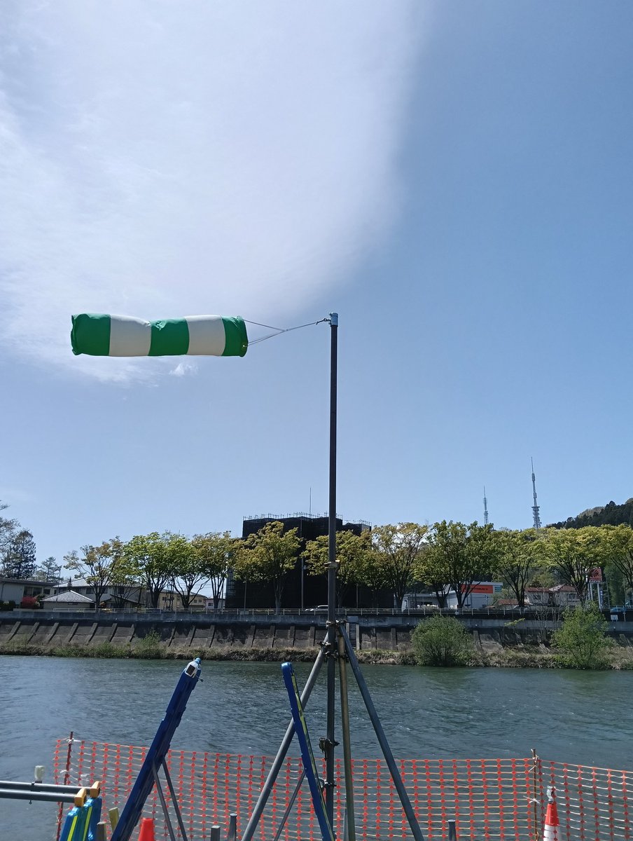 LittleWing2022's tweet photo. 平日ラン14.01km
本日仕事休み。広瀬川緑地に行ったものの爆風過ぎて諦めて、宮沢橋付近を往復してました。いくらか風が弱いので。
着地は真下意��よりちょっと前で着くとフォームが安定するような感じ。イメージとしてはアゴの下、ミゾオチの下🙂
昼なのでノンアル🍺美味い✨
#マラソン #通勤ラン https://t.co/FG6pH3xDdB