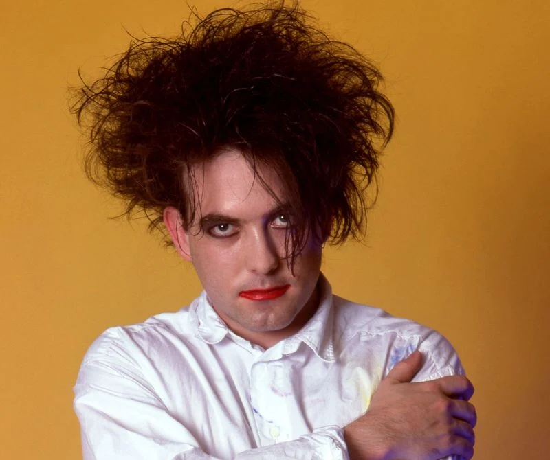 Horizonspte's tweet image. #adayliketoday 1959 #English musician #RobertSmith was born in #Blackpool #England Co-founder-lead vocalist-guitarist-songwriter, only continuous member of the post-punk band @thecure, +30 million records, winning several accolades and inducted in the @rockhall. #Music #Rock