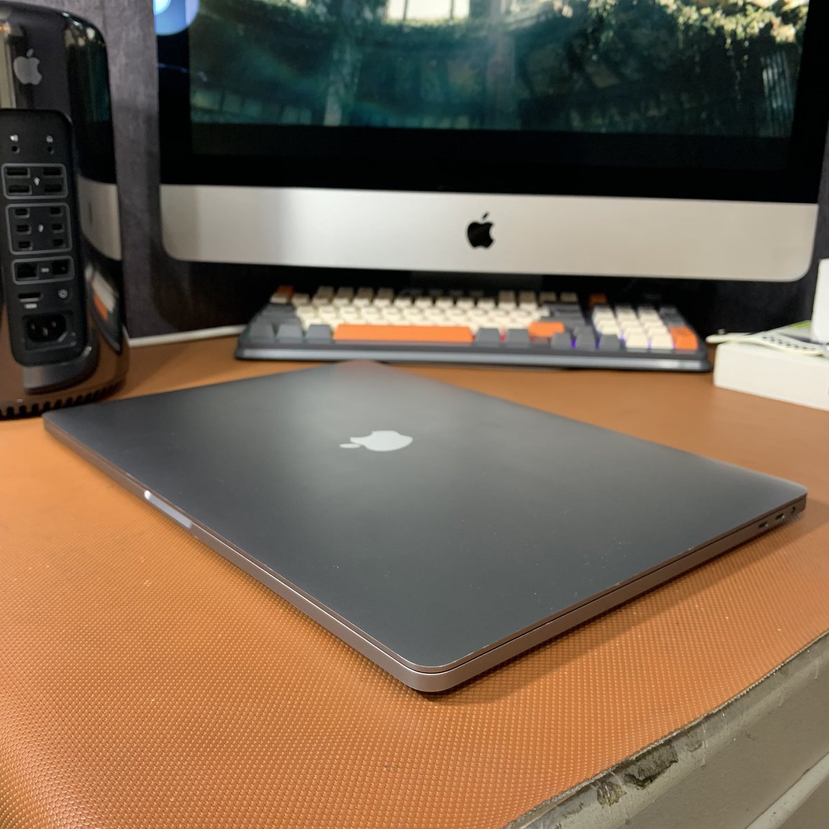 Apes Store ID tweet media