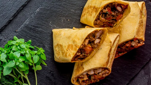 NDTVFood's tweet image. This Punjabi Kathi Roll Recipe Takes Just 20 Minutes And Works For Busy Evenings
food.ndtv.com/food-drinks/th…
#kathiroll #punjabi #snacks