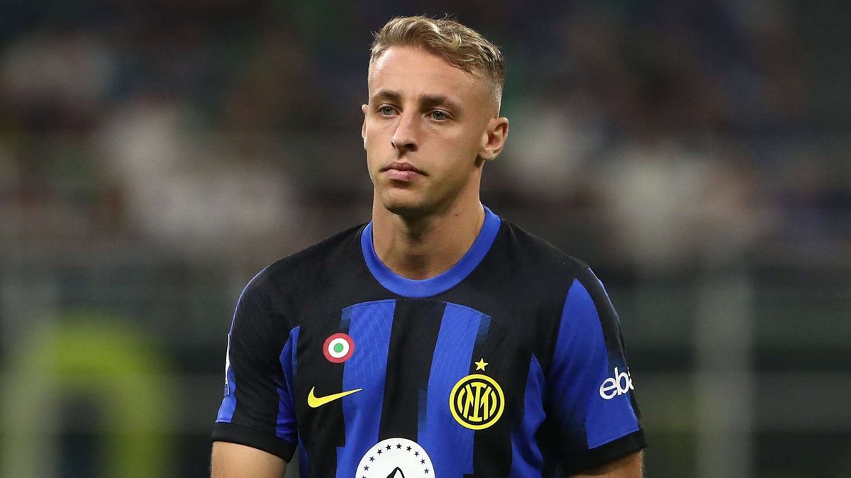 Guidolino8's tweet image. Schira: “L’#Inter valuta Davide #Frattesi 25-30 milioni di euro. Il giocatore può partire se vuole giocare di più. Non sarà però facile eventualmente cederlo perché il giocatore vorrebbe andare in una squadra di buon livello. Non accetterebbe, ad esempio, un club di seconda