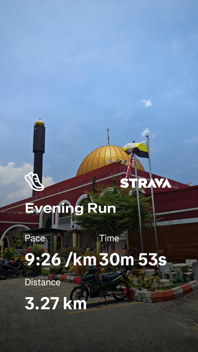 encikmeor4life's tweet image. Bagaikan permata di celahan kaca
Kedipnya sukar untuk dibezakan
Kepada-Mu Tuhan ku pasrah harapan
Moga tak tersalah pilihan

#hustledemihasil #run #funrun #bukanrunnertapinaksihat #Larilah #weekdaysrun #RunningThreads