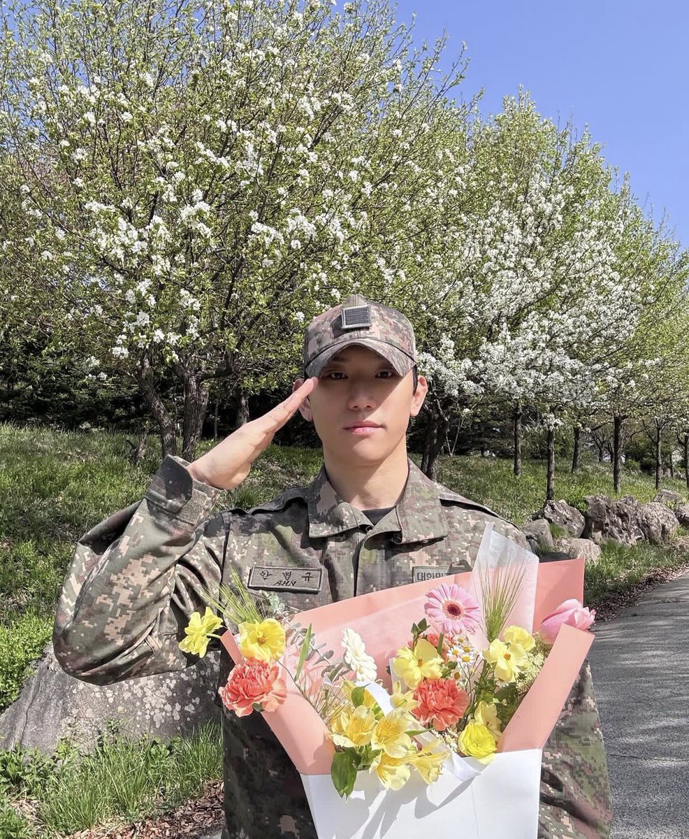 ева шоё 爱 ; tweet media