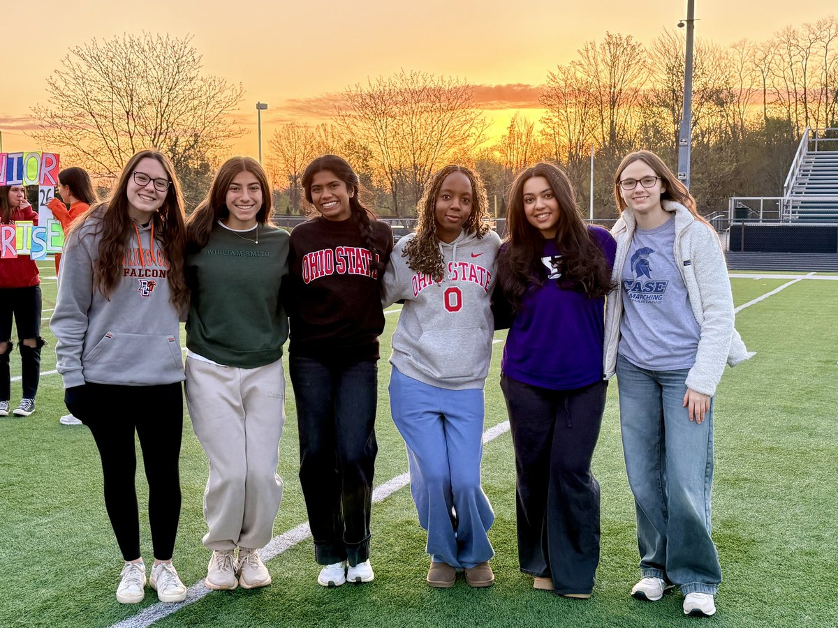 TTaylorAHS's tweet image. Despite the 33-degree morning, it was a beautiful morning for the Senior Sunrise 🌅Full video coming soon! #Classof2026