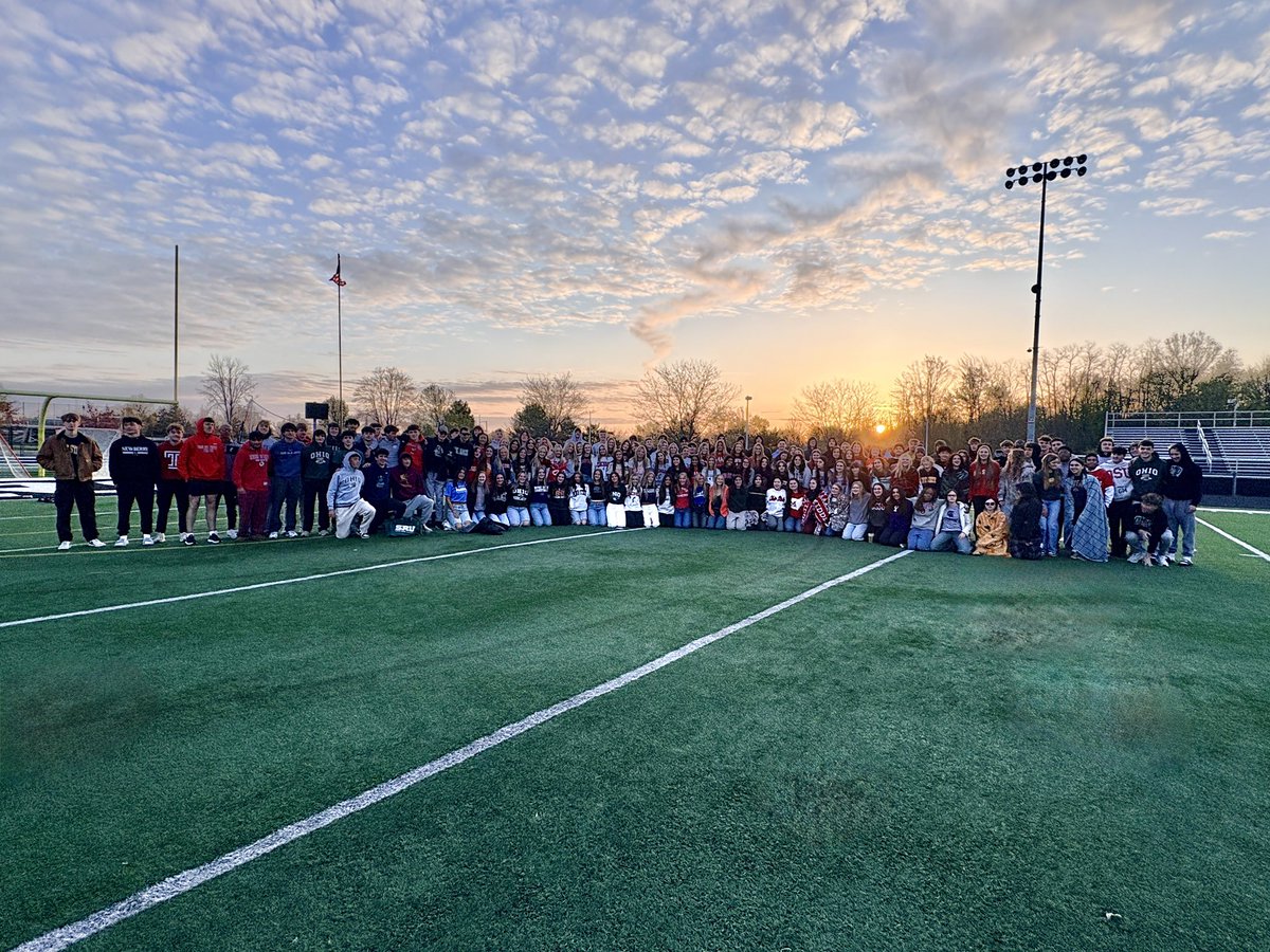 TTaylorAHS's tweet image. Despite the 33-degree morning, it was a beautiful morning for the Senior Sunrise 🌅Full video coming soon! #Classof2026