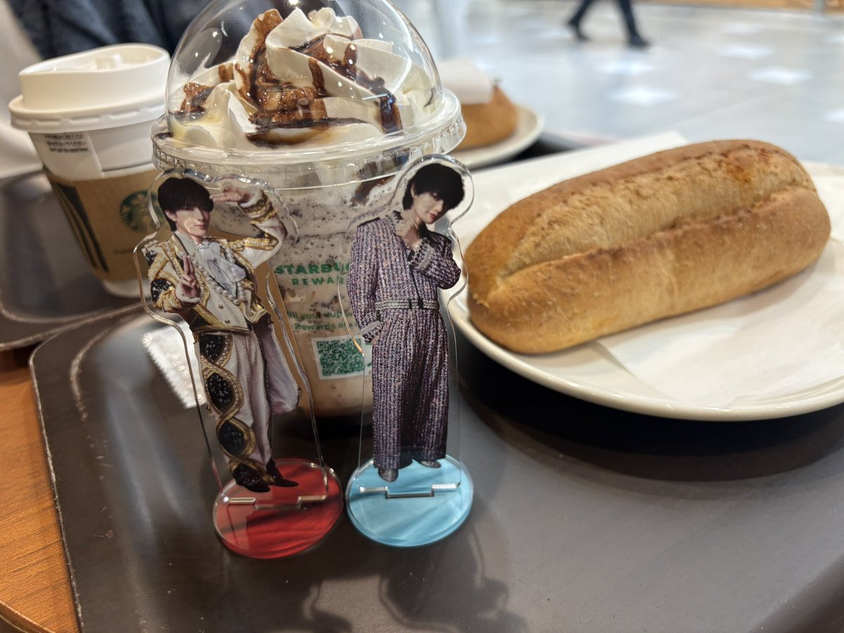 0qReoPq7Zu13736's tweet image. のぞいてみるく？展
めっちゃ幸せ空間だったよー😍🩷
初めまして🩷🤍で朝から夕方までたくさんM!LKのお話しできてめっちゃ楽しかったー🩷🤍ほんとにM!LKの話とまらない🥰

#MILK