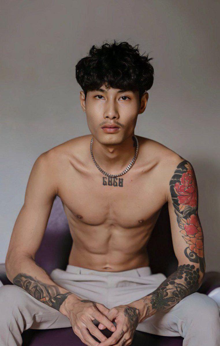 Burmese Man 🇲🇲 tweet media