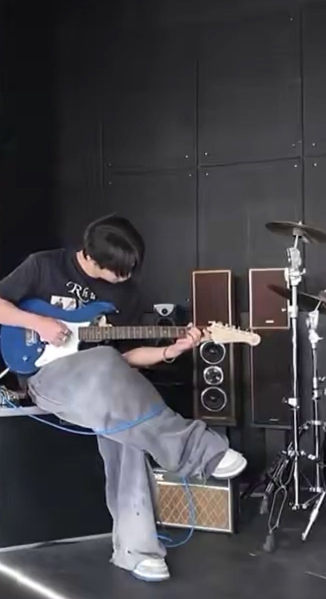 𝐻𝑖𝑚𝑎𝑟𝑖🐰 tweet media