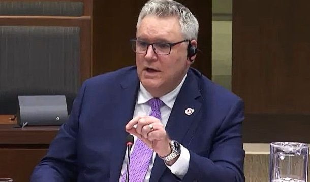 hollyanndoan's tweet image. .@canadapostcorp says it will cut 30,000 jobs through attrition after reporting a “seismic” pre-tax loss of $1,569,000,000 last year. 
“Some changes will raise concerns.”
— Doug Ettinger, CEO
blacklocks.ca/post-office-to…
#cdnpoli @cupw