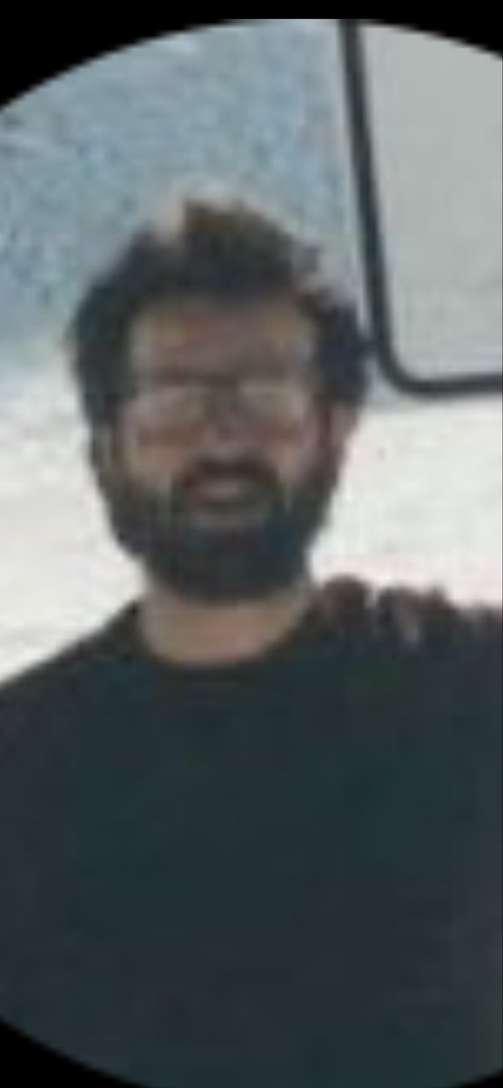Linae1990's tweet photo. @DexDawg @MbarkCherguia You’re like 80 years old, shut up. https://t.co/jbMxVtZQ5s