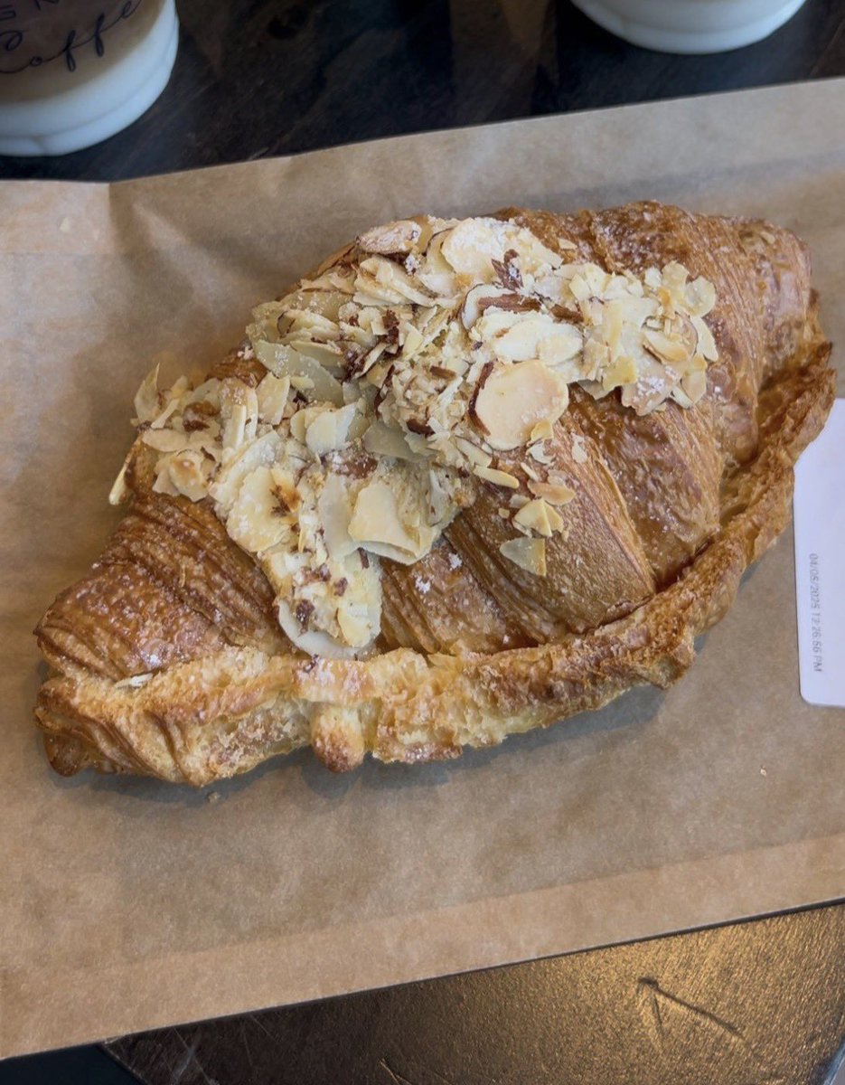 nutmeqzy's tweet image. Interactive foodpoll *•꡴ 

*𐬺♡ for edtwt and anyone else interested 

This or that baked goods 🥐🍰

🏷️ : #edtwt #interactivethread #foodpoll 
♡/↺ appreciated