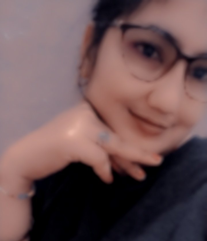 Pinky209E's tweet image. भारत में लड़कियों की संख्या 35 करोड़ है ।

 और #twitter पर 56 करोड़

सुधर जाओ बे🧐🧐🤣