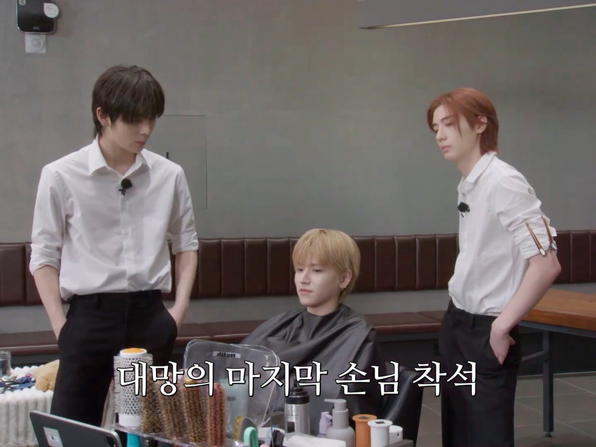 포즈들 좀 봐라