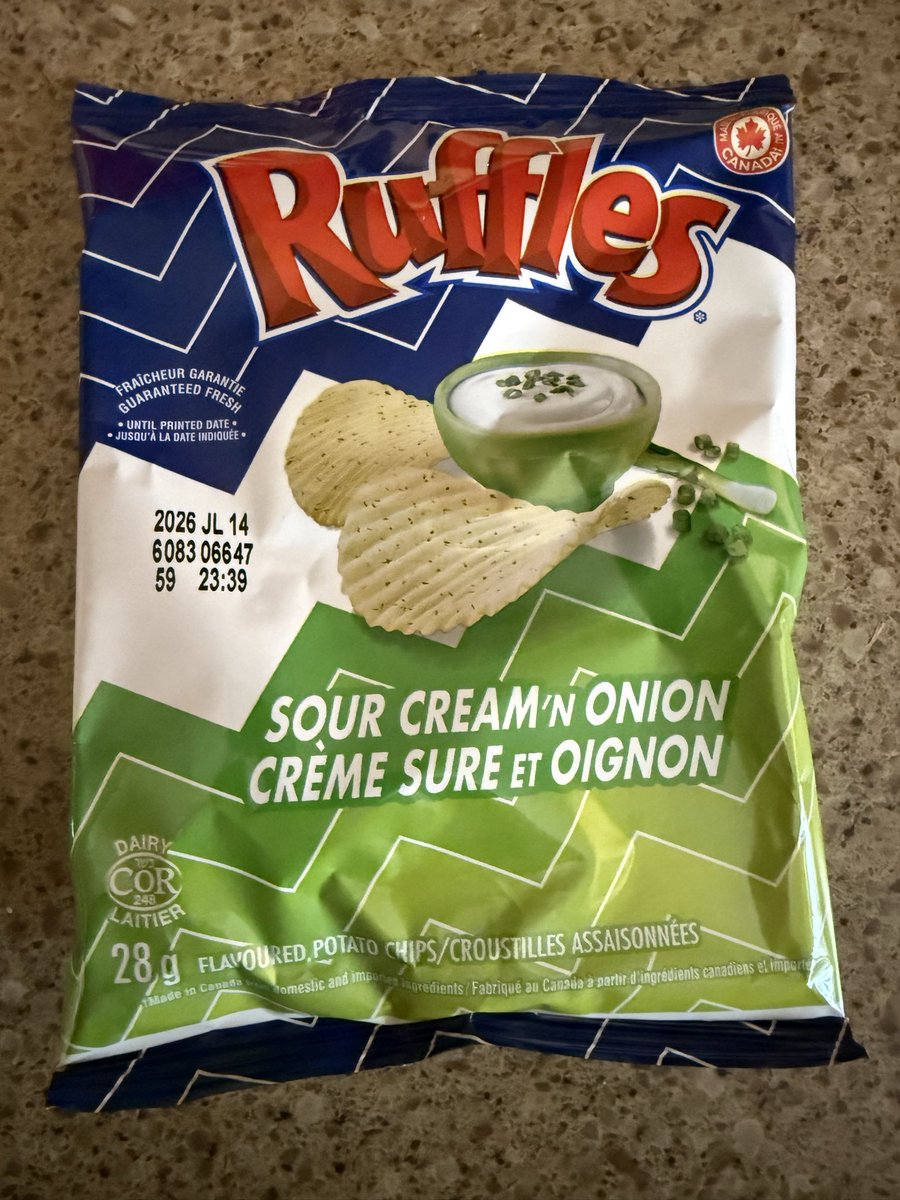 AngryTorontoFan's tweet photo. @RUFFLES is this a joke. Noticed a particularly flat bag of chips in the Favourites box. This would be funny if it weren’t so ridiculous. One chip and crumbs https://t.co/xGxocYUUlC