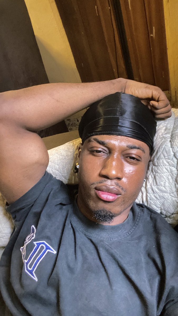 Mr 6’3 loves you💙🩵 tweet media