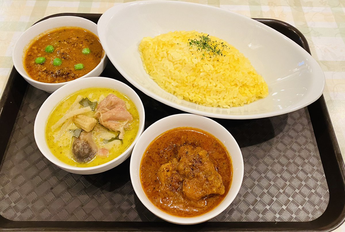 PLUCKCURRY's tweet photo. ゴールデンウィーク、EVOjapanにお越しの際はぜひ秋葉原のカレースタンドPLUCKへ！

"格ゲー古文書"も揃ってます

If you're ever in EVOjapan, be sure to visit CurrystandPLUCK,  in Akihabara!

We have a complete selection
ancient documents of fighting game https://t.co/NWVhKSkHgo