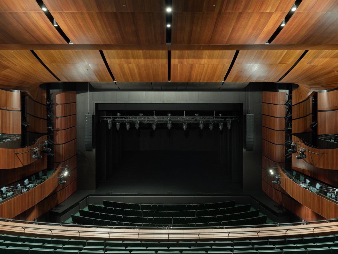 worldarchitects's tweet photo. #WorldBuildingOfTheWeek - The new Glasshouse Theatre in Brisbane, Australia, designed by Blight Rayner Architecture in partnership with Snøhetta.
https://t.co/4PkozjkC6O
📸 © Christopher Frederick Jones
#waofficial #GlasshouseTheatre #BlightRaynerArchitecture #Snohetta https://t.co/VdkkbmlsGw