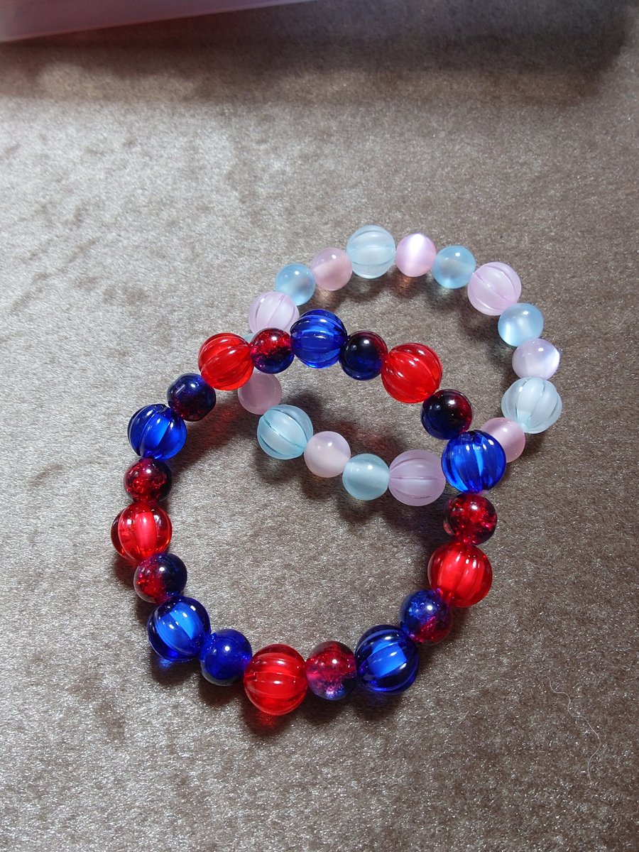 uka_aaa's tweet photo. #札幌ハンドメイドマルシェ

初参加！

M-20
「ブレスレット講座」

お好みのブレスレットを作りましょー✨🙌✨
地元でも滅多に出さない9ケースフルで持っていきます！ https://t.co/4EpcCtcUKz