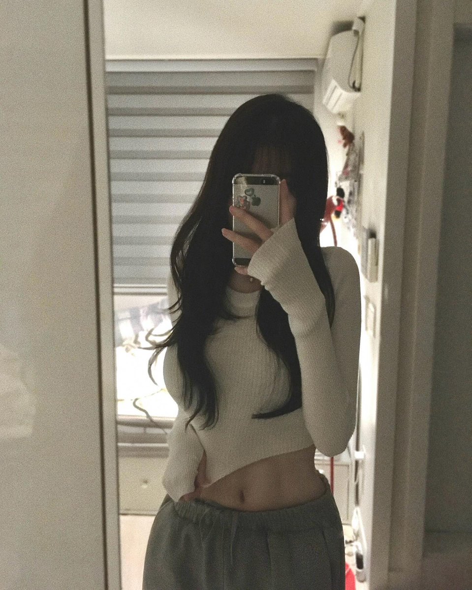 세컨드매거진 tweet media