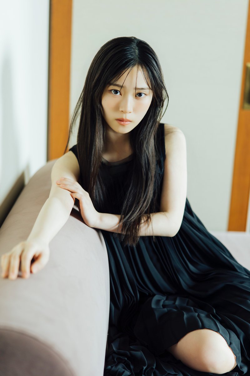 BLTTV's tweet image. ◇◆◇ 𝐏𝐑𝐄-𝐑𝐄𝐋𝐄𝐀𝐒𝐄 𝐂𝐔𝐓 ◇◆◇
#BLT 6月号 表紙＆巻頭
#櫻坂46 #山下瞳月 さん

豊かな自然光が降り注ぐ芸術劇場で撮り下ろし✨
透明感と芯の強さが静かに際立つグラビアに———

💬✍️ロングインタビューは必読