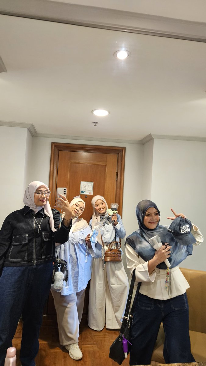 Mevryooki tweet media