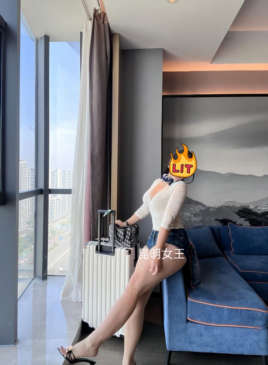 0871nvwang's tweet photo. 过��舔姐姐的脚 今晚去同德广场逛逛 找个奶狗玩丝足 会舔的主动来偶遇 #昆明 https://t.co/TNd7Emj1ub
