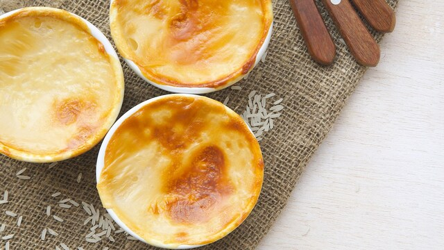 GastroHt's tweet photo. Türkiye zirvede: Taste Atlas en iyileri duyurdu

Uluslararası gastronomi platformu Taste Atlas, pirincin tatlılara verdiği lezzeti ele alarak dünyanın en iyi 32 pirinç tatlısını sıraladı. Listede Türkiye'den fırın sütlaç ilk sırada yer aldı

https://t.co/ybAvpjd2LA https://t.co/YXKrA5nRXj