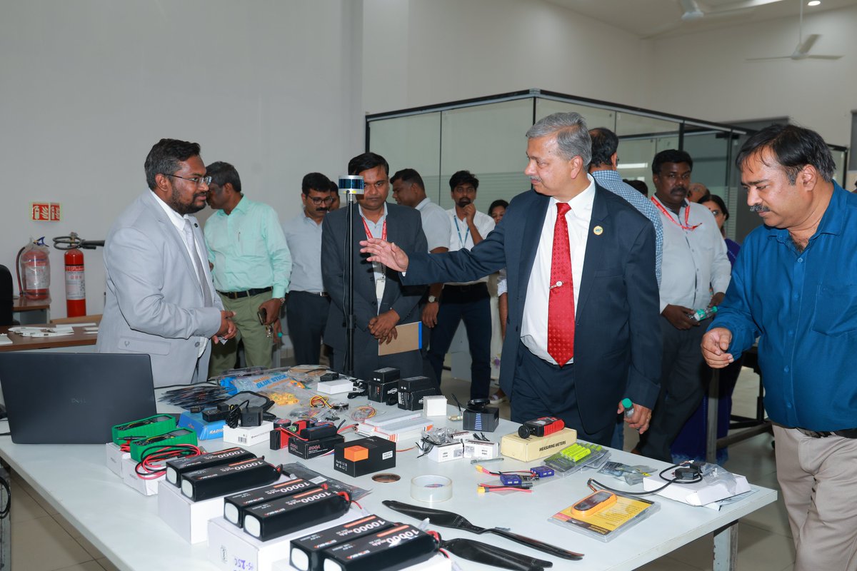HALHQBLR's tweet photo. Dr. D. K. Sunil, CMD, HAL, inaugurated the UoH–HAL Centre of Excellence (CoE) in Digital Twin Technology at the University of Hyderabad (UoH), as part of HAL’s Corporate Social Responsibility (CSR) initiative on April 20, 2026. He also unveiled a state-of-the-art 280-seater UoH–HAL CoE Auditorium to power large-scale skilling, conferences & industry–academia collaboration.