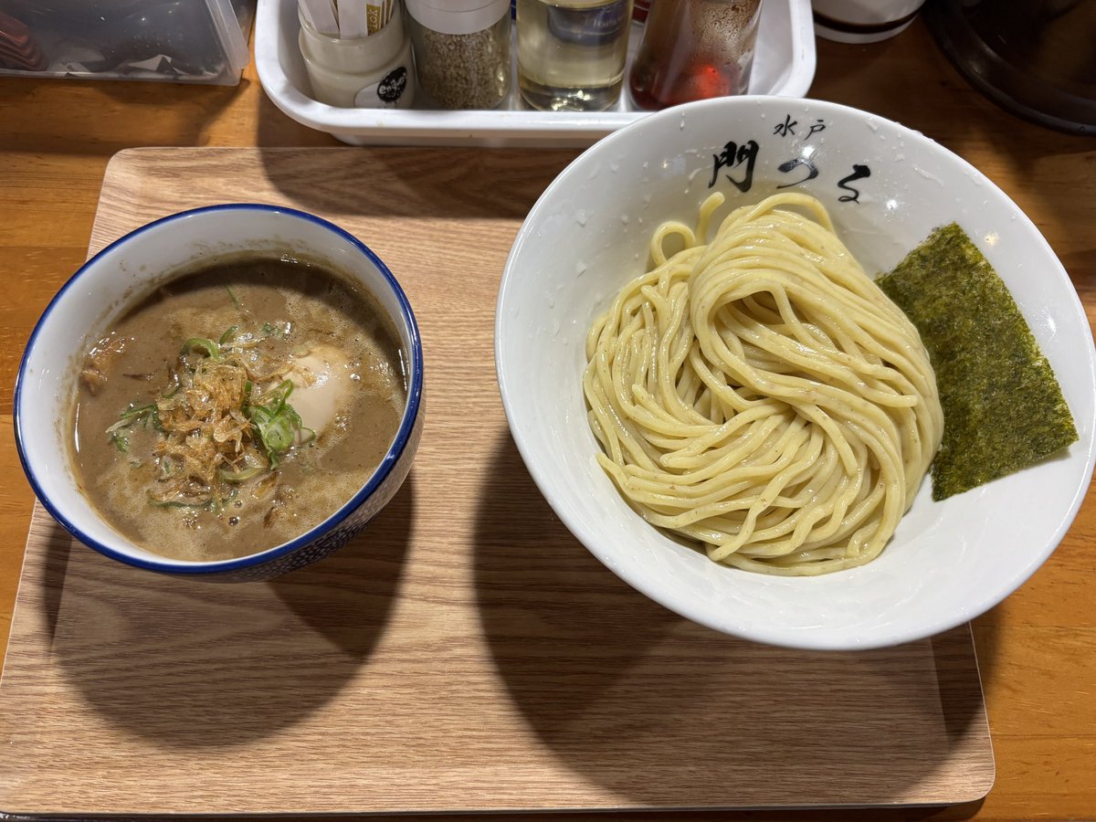 よ～いち tweet media