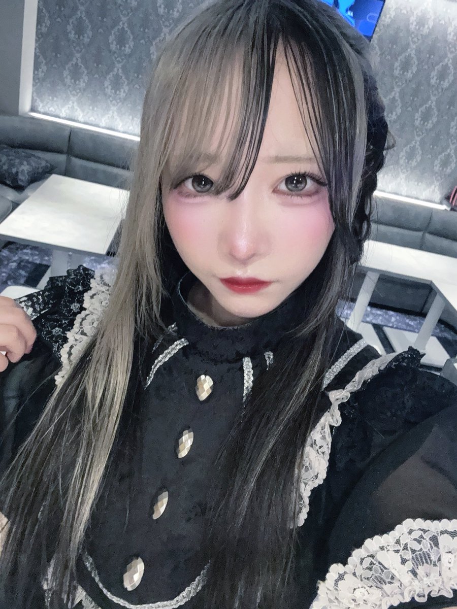 ひなた tweet media