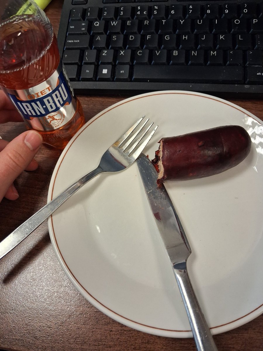 Marcin Tybura fan tweet media