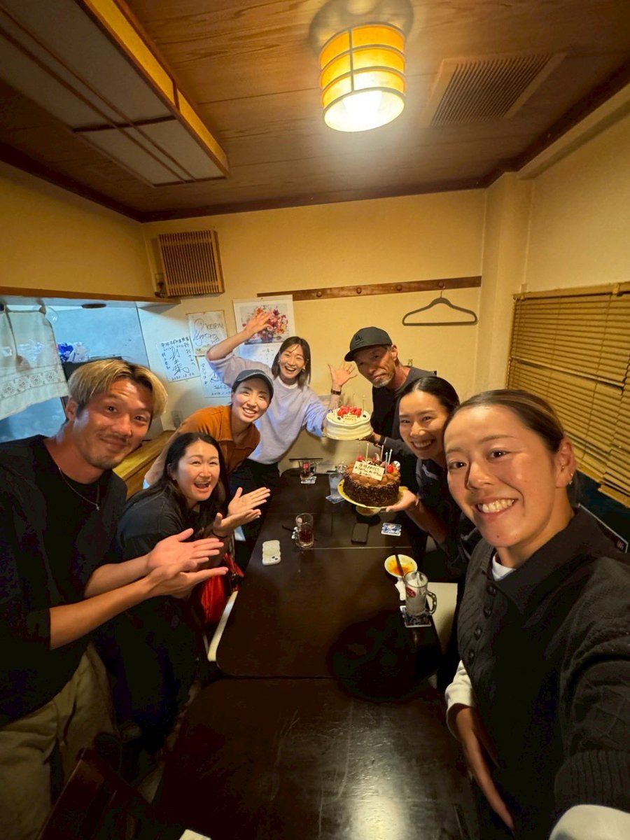 yoc0416's tweet photo. 2026 April 16 🎂
タイからの帰国の日に56歳になりました👴
毎年アジアツアー最終日のパーティーで皆さんにお祝いしていただいでいます🇹🇭🙏
56歳も世界中のビーチバレーボール（スポーツ）を愛する仲間たちと面白がって過ごして行きたいと思います🕺
各SNSでたくさんのお祝いコメントありがとうございました🙇‍♂️