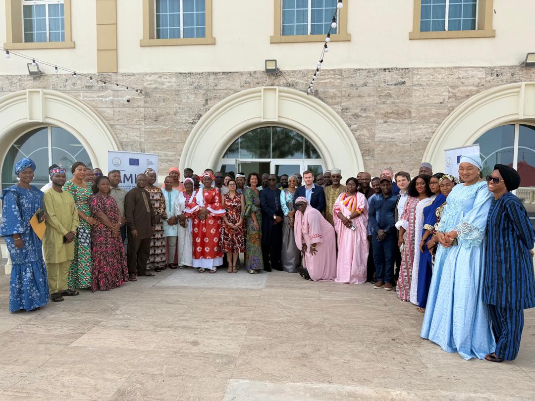 UEenguinee's tweet image. Présentation des résultats d’une étude sur les migrants de retour et les femmes migrantes dans le cadre du projet #AMIS soutenu par l’UE🇪🇺. Objectif clé : transformer les données en décisions concrètes pour une gouvernance migratoire plus efficace. #Migration #Guinée