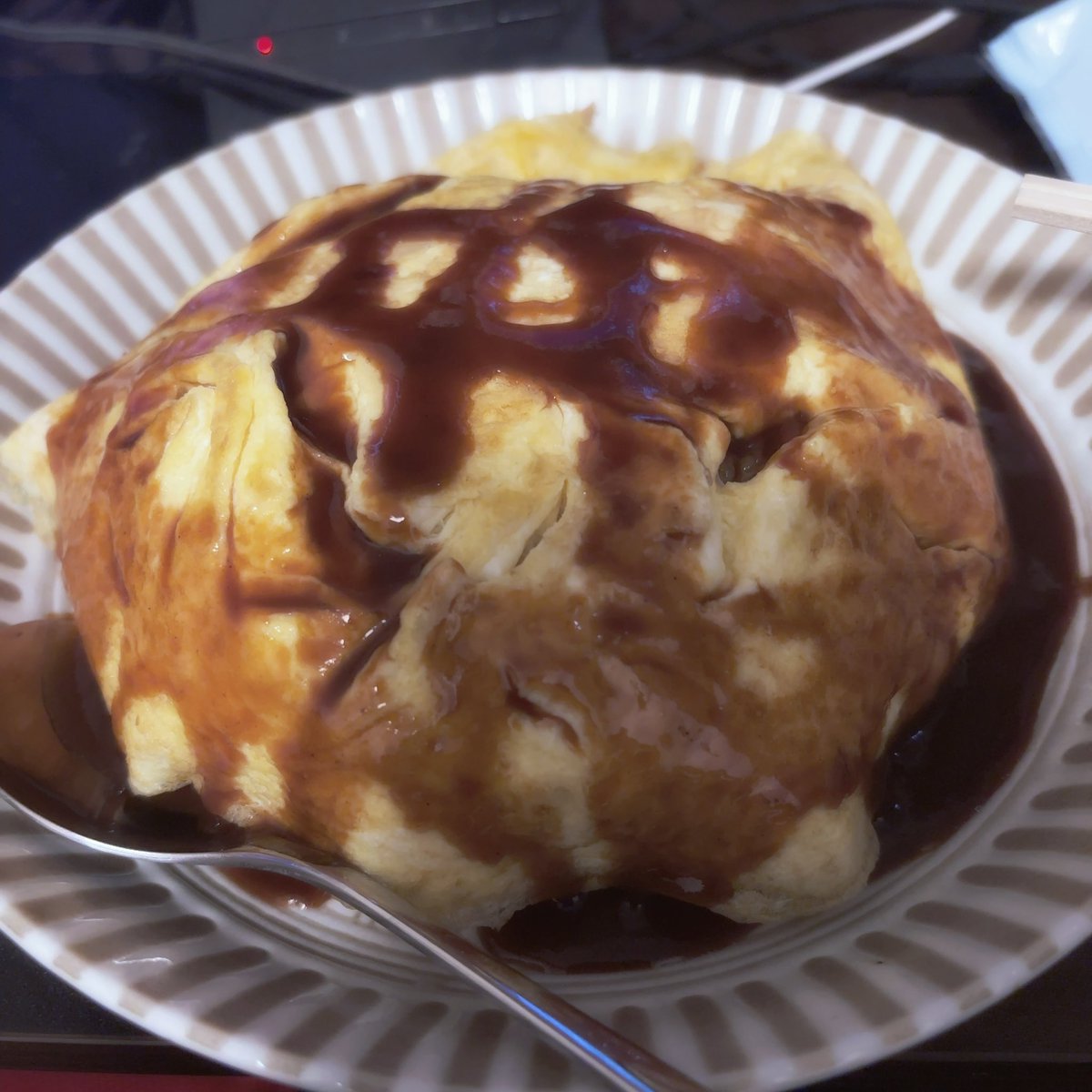 ラルヴァ・ティピ tweet media