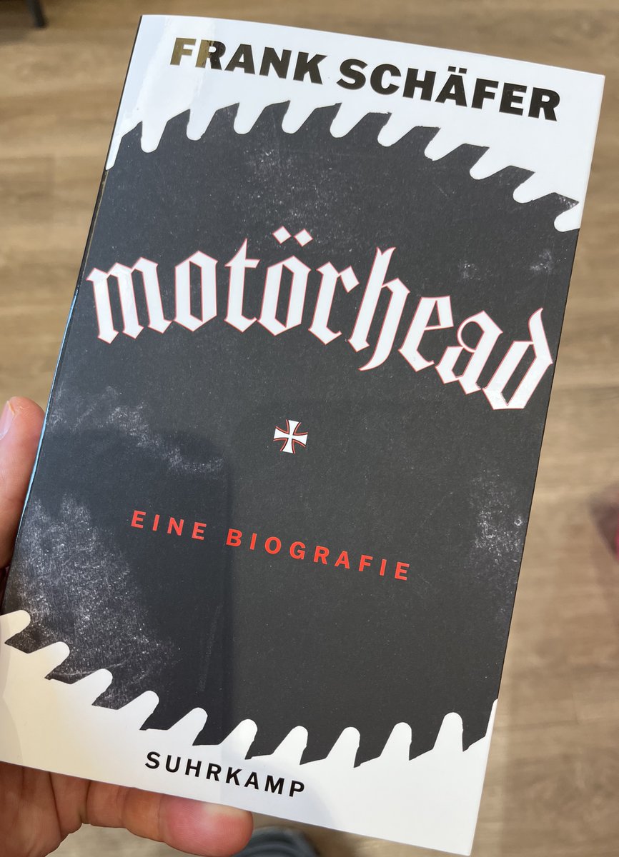 thebookgarage's tweet image. Zwei Bücher über Rock Legenden von Frank Schäfer.
#BookLovers #rock #music