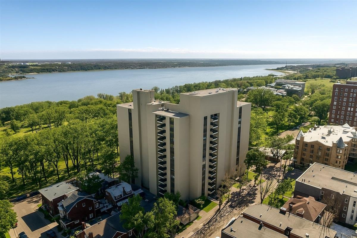 stephanebruyere's tweet image. No0085 Montcalm. Condo. Prix demandé initial de 589,000$. Vendu 485,000$. #immobilier #deal