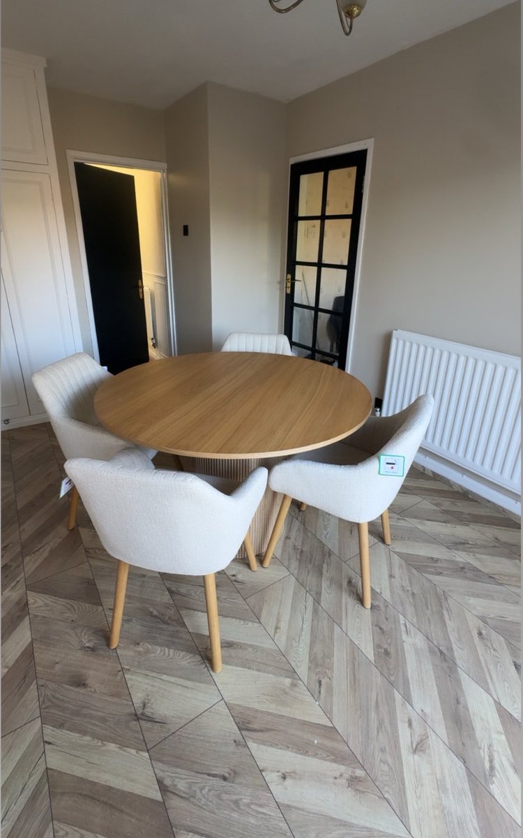 kaitlynnnd1x's tweet image. Before and after👏🏽 just need my accessories now 😍 #homerenovation #renovation #neutraldecor #homedecor