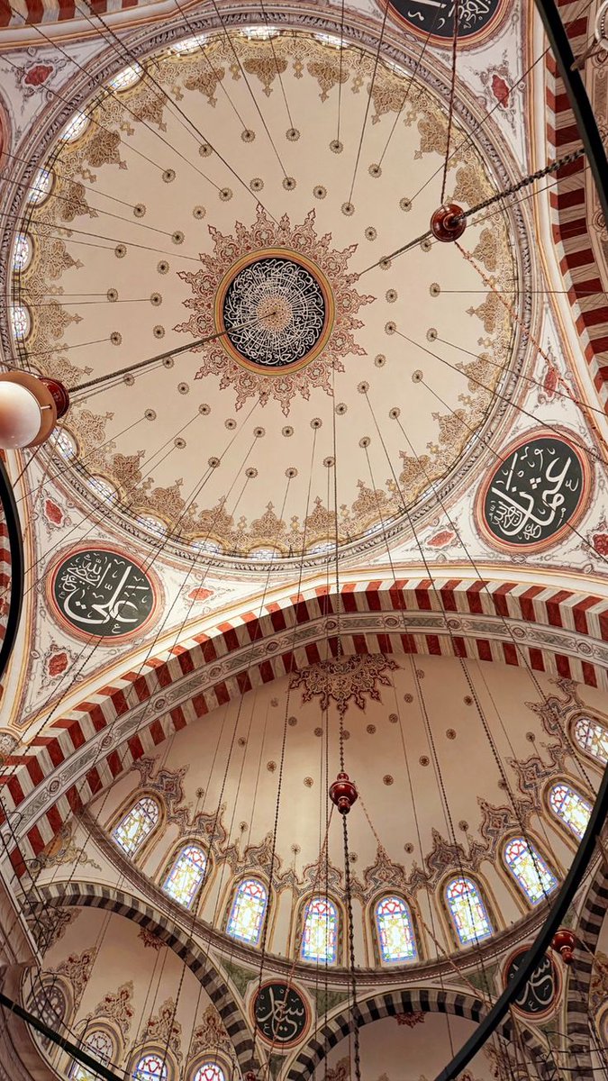 ''

𝐵𝑖𝑟 𝑘𝑢𝑏𝑏𝑒 𝑎𝑙𝑡ı𝑛𝑑𝑎 𝑏𝑖𝑛 şü𝑘ü𝑟,
    . . . 𝐵𝑖𝑟𝑎𝑧 𝑑𝑢𝑎 . ''

🍃🍃🍃
𝑉𝑒𝑠𝑠𝑒𝑙𝑎𝑚 . . .