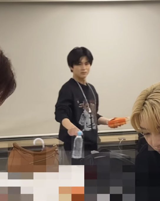 ૮ • ·̫ • ა tweet media