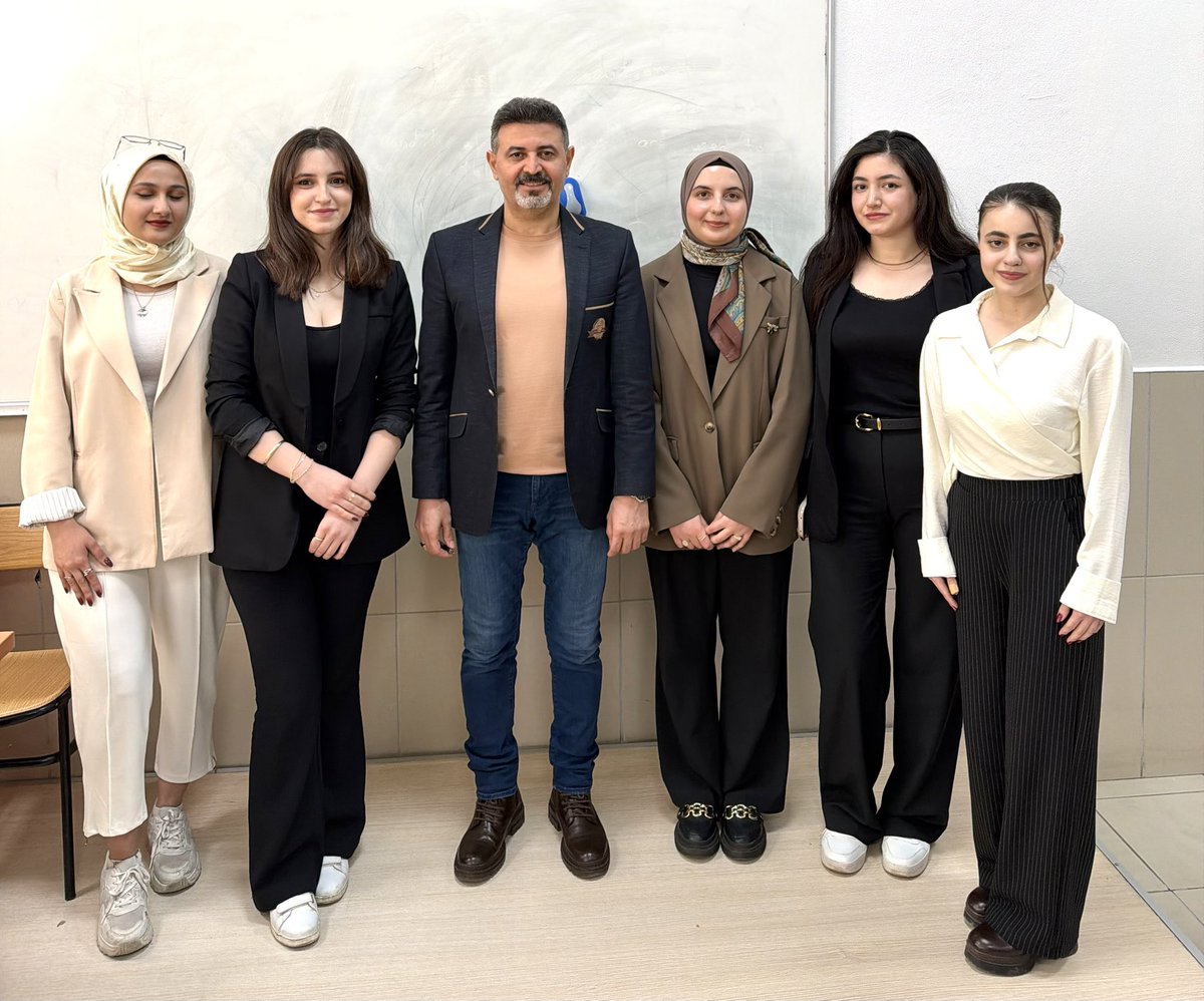 drahmetalkayis's tweet photo. Dersimiz hem teorik hem de uygulama şeklinde devam ediyor. Haftanın grubu “Bellek(Hafıza) Süreçleri” konusunu irdelediler. 
#BellekNedir
#BellekTürleri
#Unutmanedenleri
#GüclendirmeYolları https://t.co/COkkzId6bL
