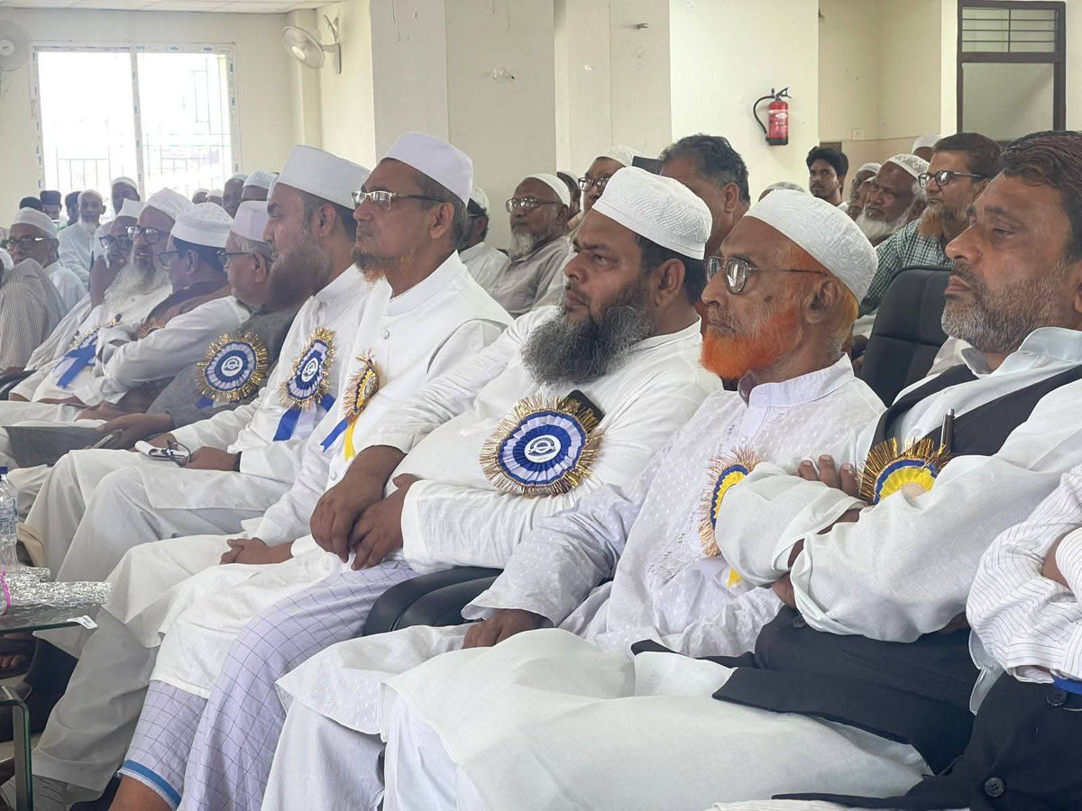 AimimShams's tweet image. किशनगंज में आयोजित एक अहम तालीमी प्रोग्राम में अख़्तरुल ईमान साहब की  मौजूदगी रही। इस मौके पर फैसल वली रहमानी साहब भी शिरकत फरमाए और साथ ही कई दानिश्वर हजरात भी मौजूद रहे।
@AIMIM4Bihar1 BIHAR   President MLA Amour Assembly @AkhtarulImanMLA sb
#Kishanganj #Education #AIMIM