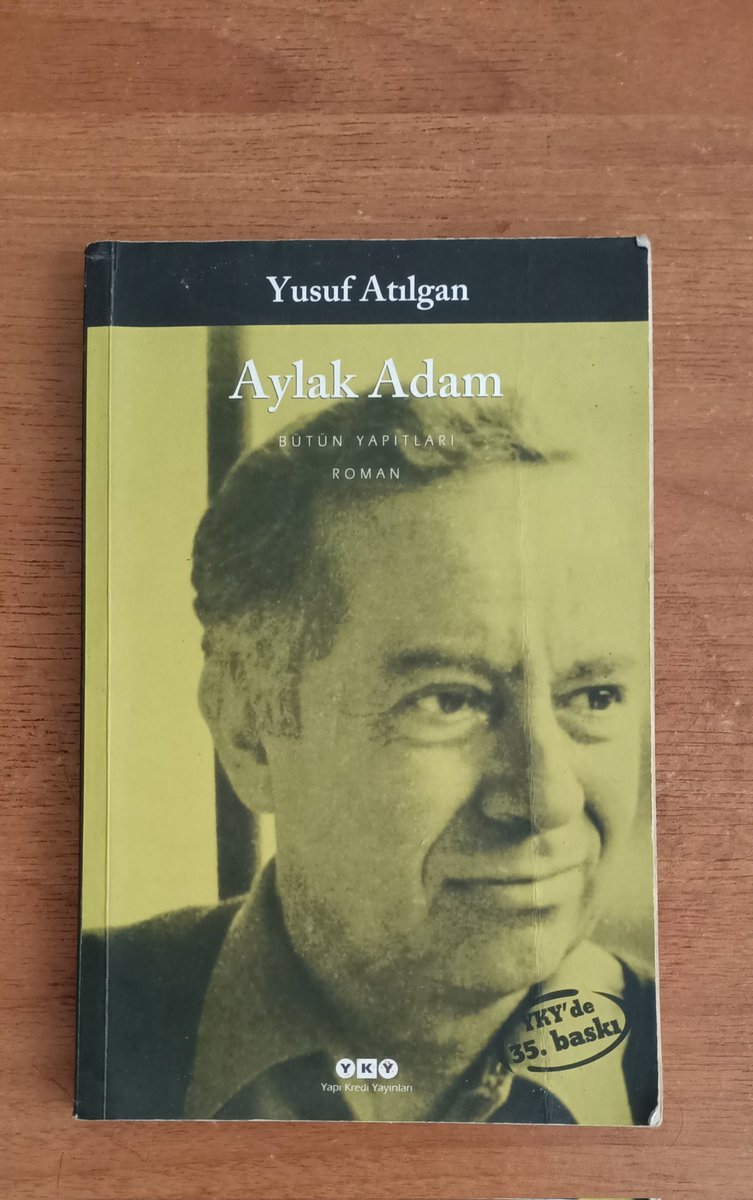 Muhamme36903973's tweet image. Bir gün sana dünyada dayanılacak tek şeyin sevgi olduğunu öğreteceğim.

#roman #book #kitap