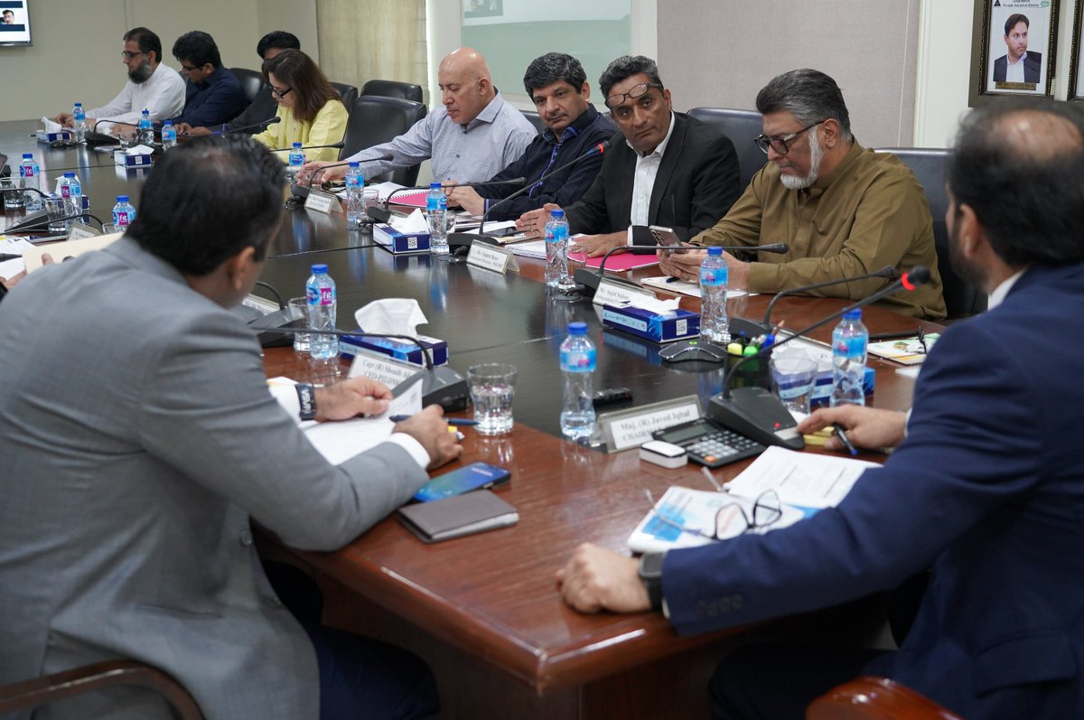 PIE_LHR's tweet image. Dr. Shahid Raza, CEO Capt (Retd) Shoaib Ali, COO Ali Moazzam Syed, and Finance Department officials also attended. Chairman Javed Iqbal said that PIEDMC is taking all possible steps to facilitate industrialists across its zones.
#PIEDMC #Development #Facilitation #SEZ