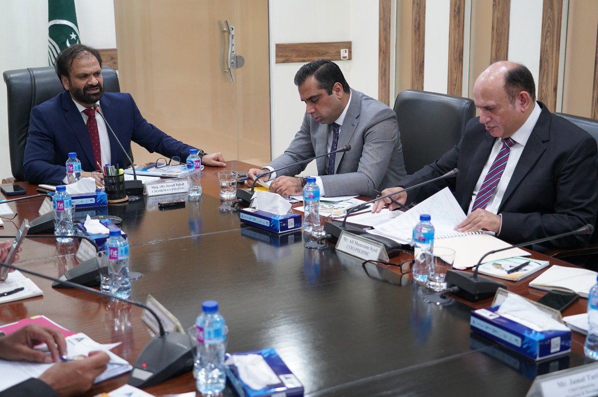 PIE_LHR's tweet image. Dr. Shahid Raza, CEO Capt (Retd) Shoaib Ali, COO Ali Moazzam Syed, and Finance Department officials also attended. Chairman Javed Iqbal said that PIEDMC is taking all possible steps to facilitate industrialists across its zones.
#PIEDMC #Development #Facilitation #SEZ