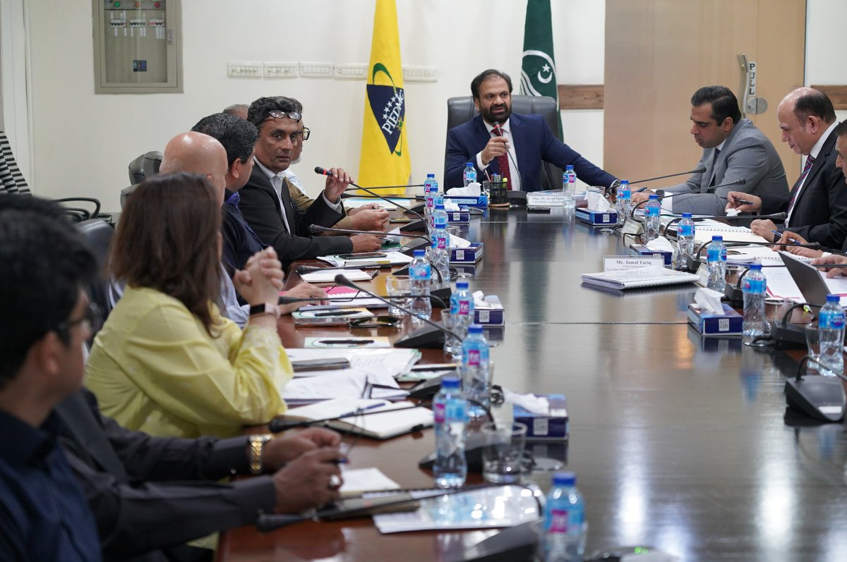 PIE_LHR's tweet image. Dr. Shahid Raza, CEO Capt (Retd) Shoaib Ali, COO Ali Moazzam Syed, and Finance Department officials also attended. Chairman Javed Iqbal said that PIEDMC is taking all possible steps to facilitate industrialists across its zones.
#PIEDMC #Development #Facilitation #SEZ